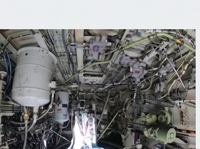 Sistema de avionica y cableado de aeronave durante mantenimiento